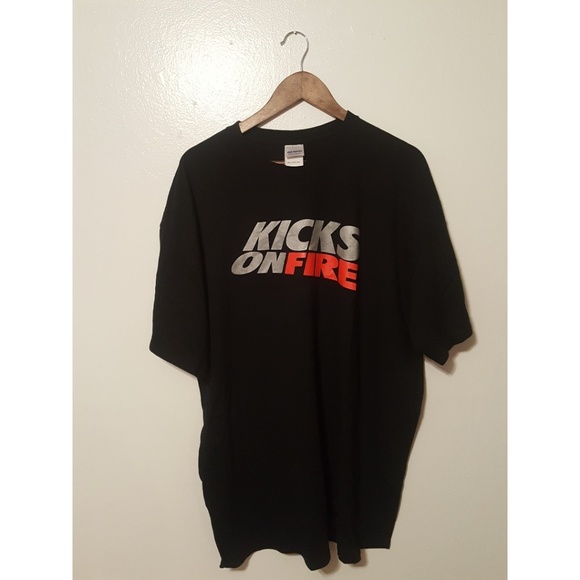 KICKS ON FIRE XXL TEE - Picture 1 of 1